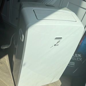 LG Portable Air Conditioner 10000 BTU